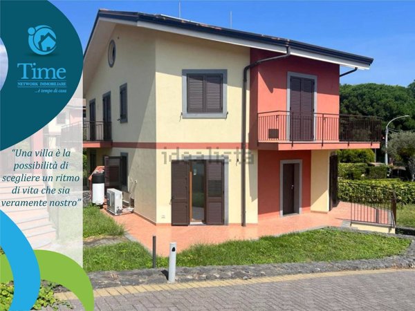 casa indipendente in vendita a Trecastagni