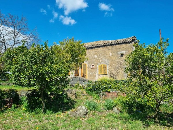 casa indipendente in vendita a Trecastagni