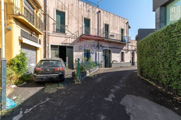 casa indipendente in vendita a Trecastagni