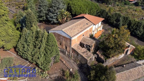 casa indipendente in vendita a Trecastagni
