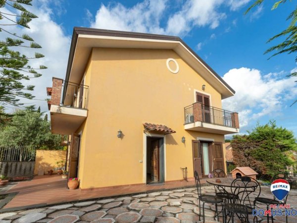 casa indipendente in vendita a Trecastagni