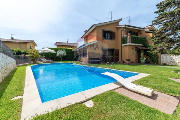 casa indipendente in vendita a Trecastagni
