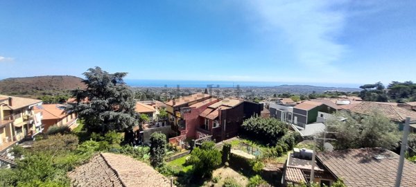 casa indipendente in vendita a Trecastagni