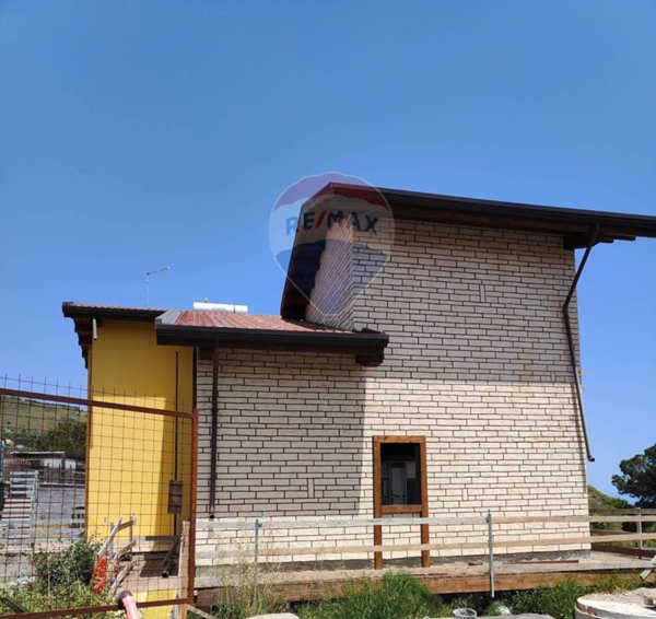 casa indipendente in vendita a Trecastagni