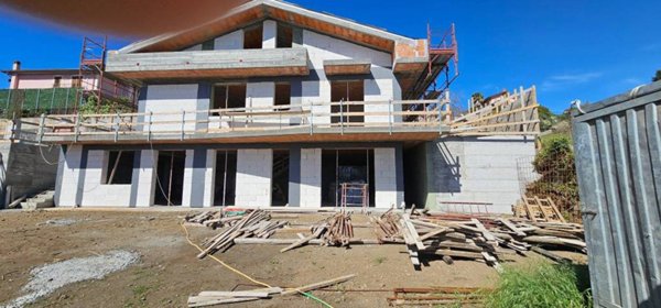 casa indipendente in vendita a Trecastagni