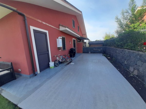 casa indipendente in vendita a Trecastagni