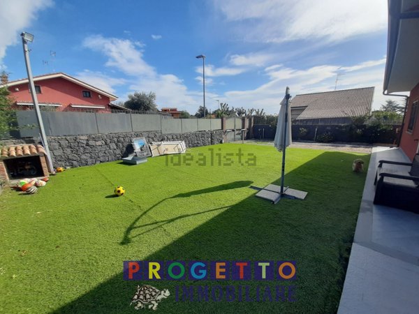 casa indipendente in vendita a Trecastagni
