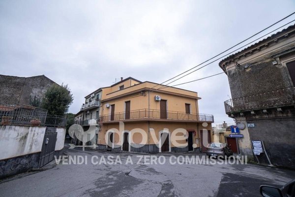 casa indipendente in vendita a Trecastagni
