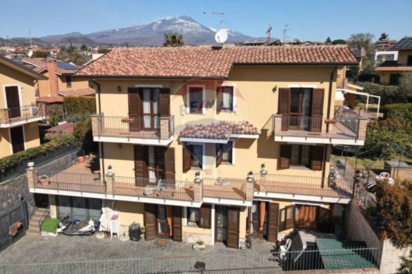 casa indipendente in vendita a Trecastagni