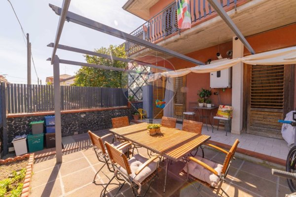 casa indipendente in vendita a Trecastagni