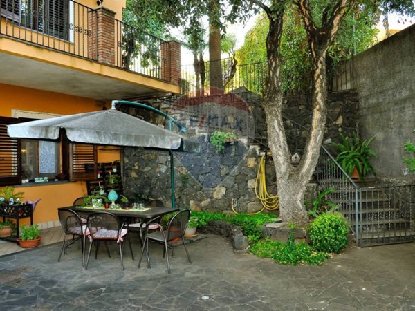 casa indipendente in vendita a Trecastagni