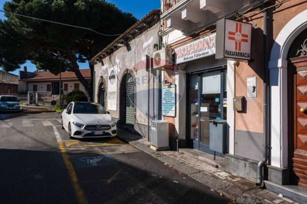 negozio in vendita a Trecastagni