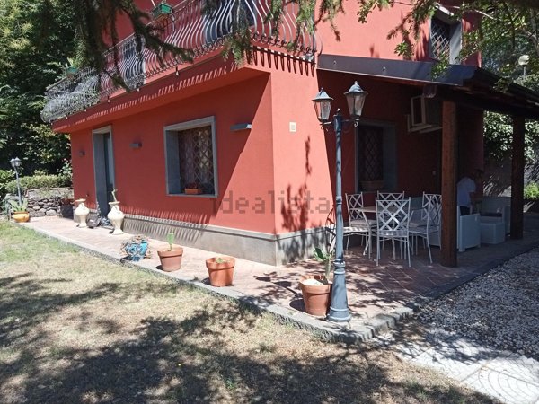casa indipendente in vendita a Trecastagni