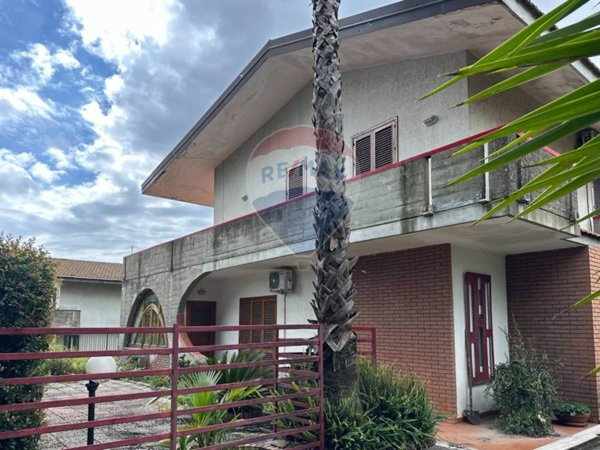 casa indipendente in vendita a Trecastagni
