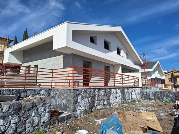 casa indipendente in vendita a Trecastagni