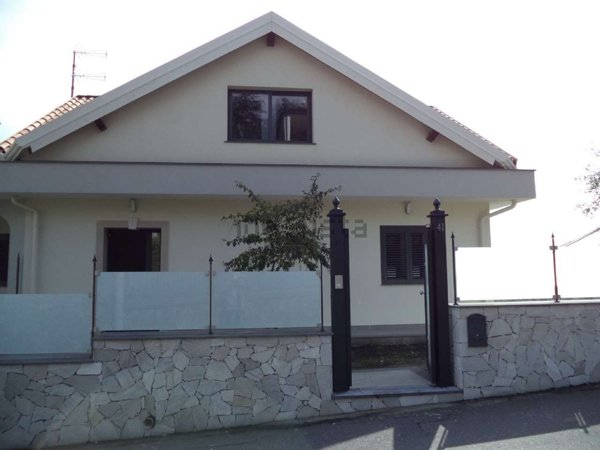 casa indipendente in vendita a Trecastagni