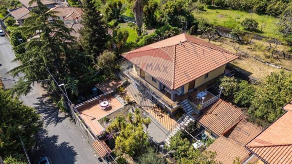 casa indipendente in vendita a Trecastagni