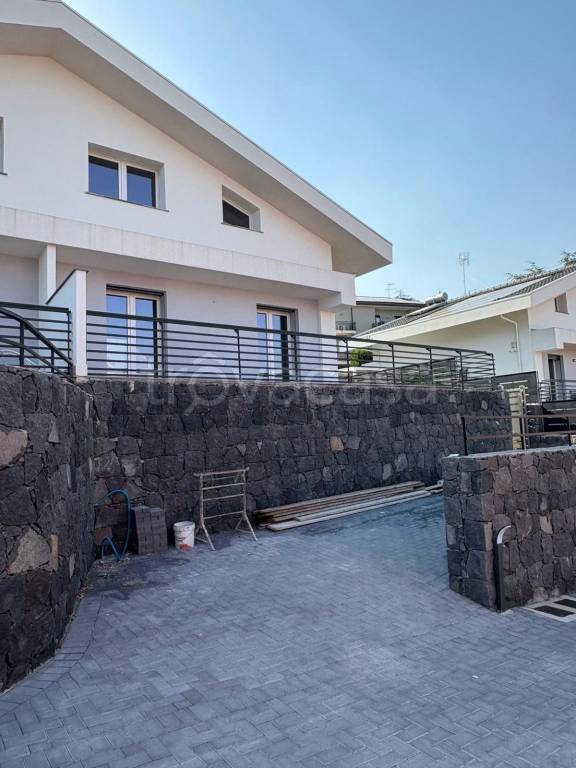 casa indipendente in vendita a Trecastagni