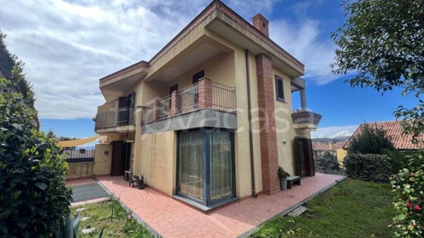 casa indipendente in vendita a Trecastagni