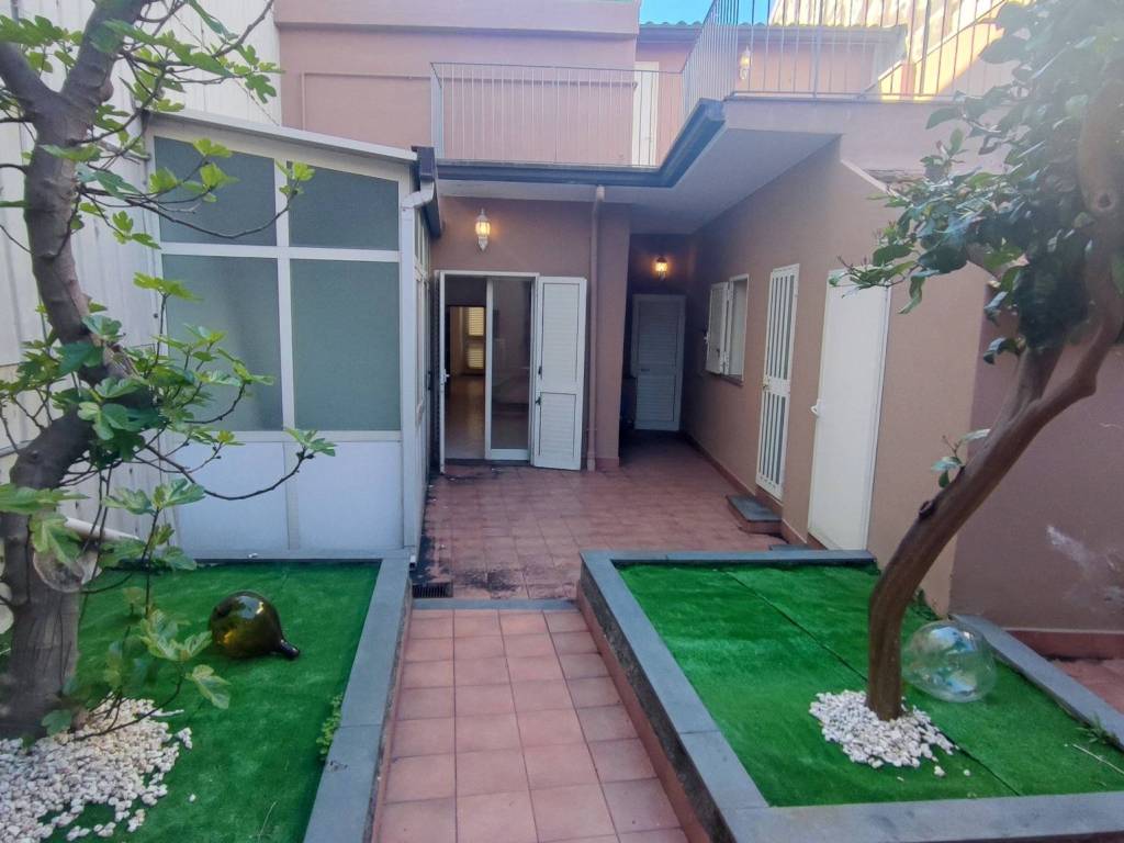casa indipendente in vendita a Trecastagni
