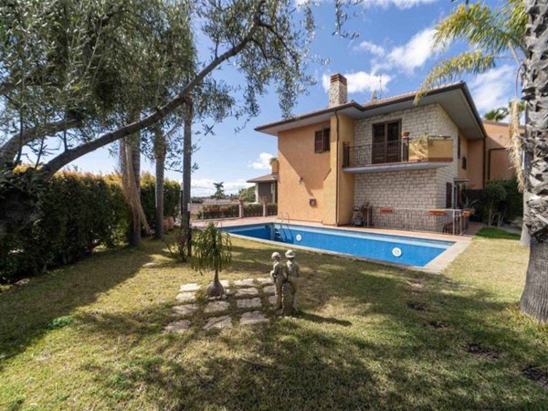 casa indipendente in vendita a Trecastagni