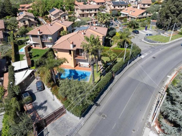 casa indipendente in vendita a Trecastagni