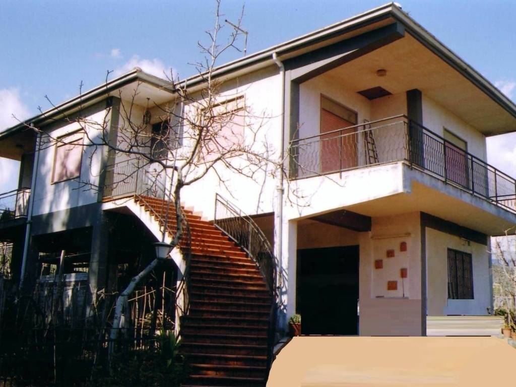 casa indipendente in vendita a Trecastagni
