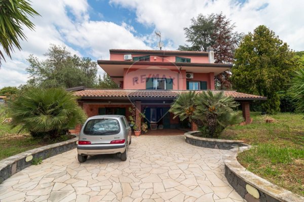 casa indipendente in vendita a Trecastagni
