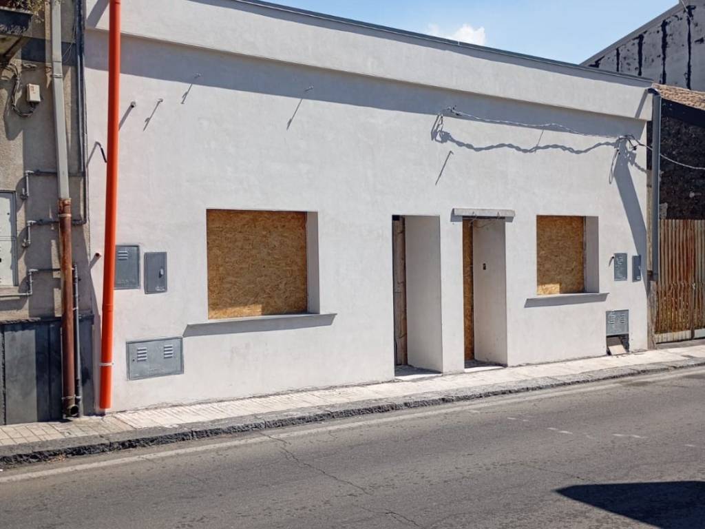 casa indipendente in vendita a Trecastagni