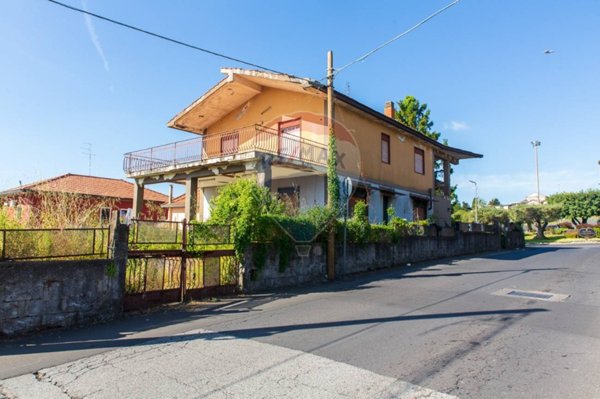 casa indipendente in vendita a Trecastagni