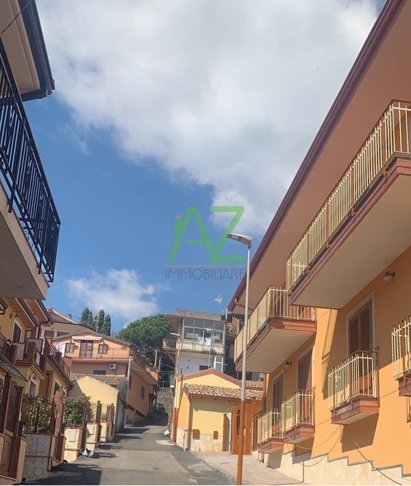 casale in vendita a Trecastagni