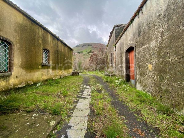 casa indipendente in vendita a Trecastagni