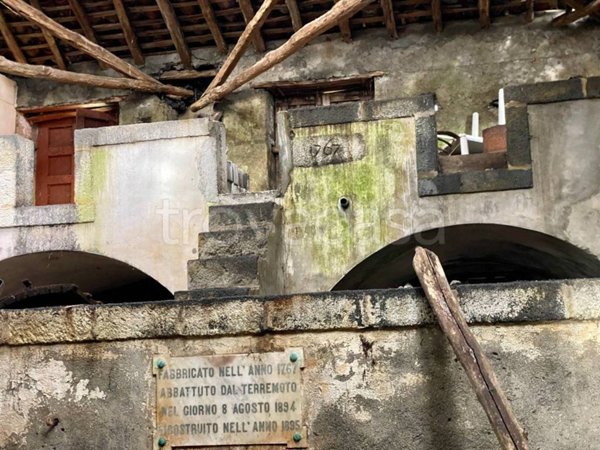 casa indipendente in vendita a Trecastagni
