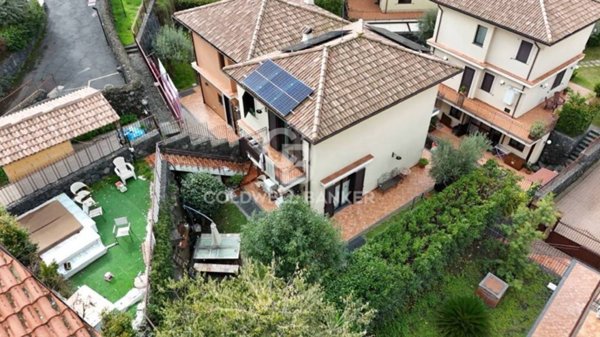casa indipendente in vendita a Trecastagni