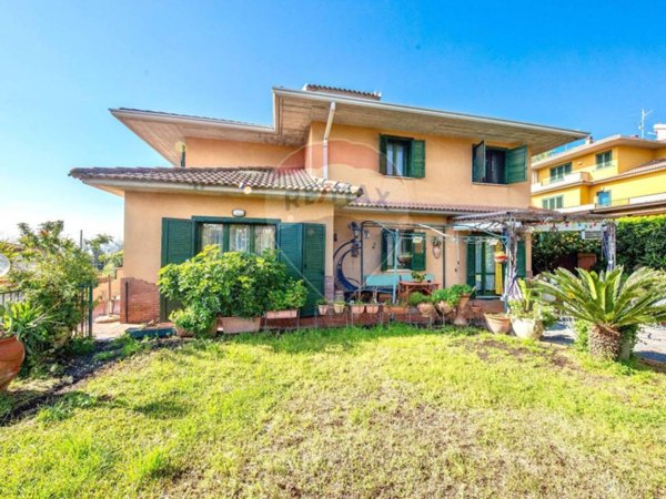 casa indipendente in vendita a Trecastagni