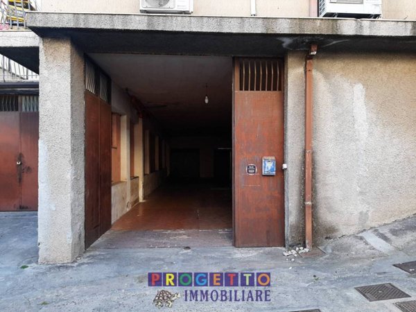 locale commerciale in vendita a Trecastagni