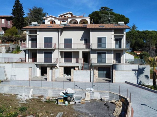 casa indipendente in vendita a Trecastagni