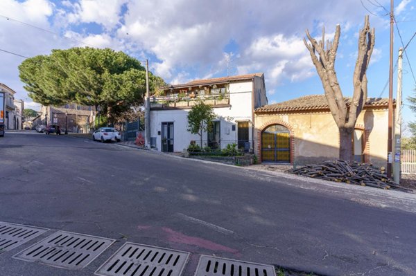 casa indipendente in vendita a Trecastagni