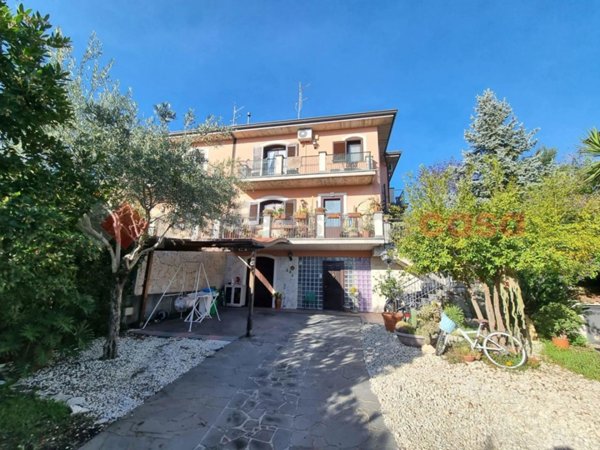 casa indipendente in vendita a Trecastagni