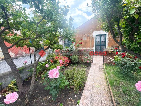 casa indipendente in vendita a Trecastagni