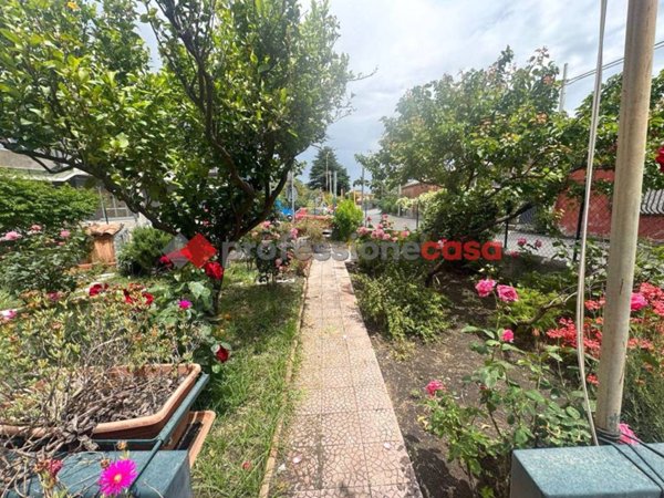casa indipendente in vendita a Trecastagni