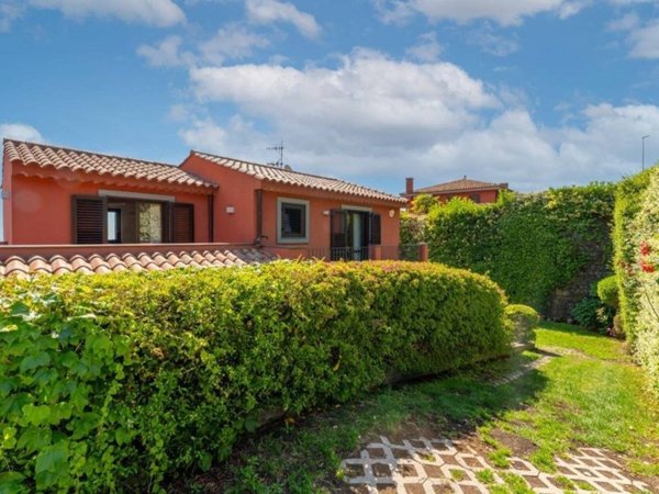 casa indipendente in vendita a Trecastagni