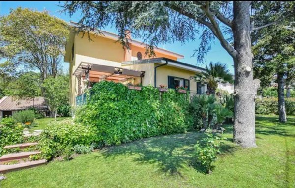 casa indipendente in vendita a Trecastagni