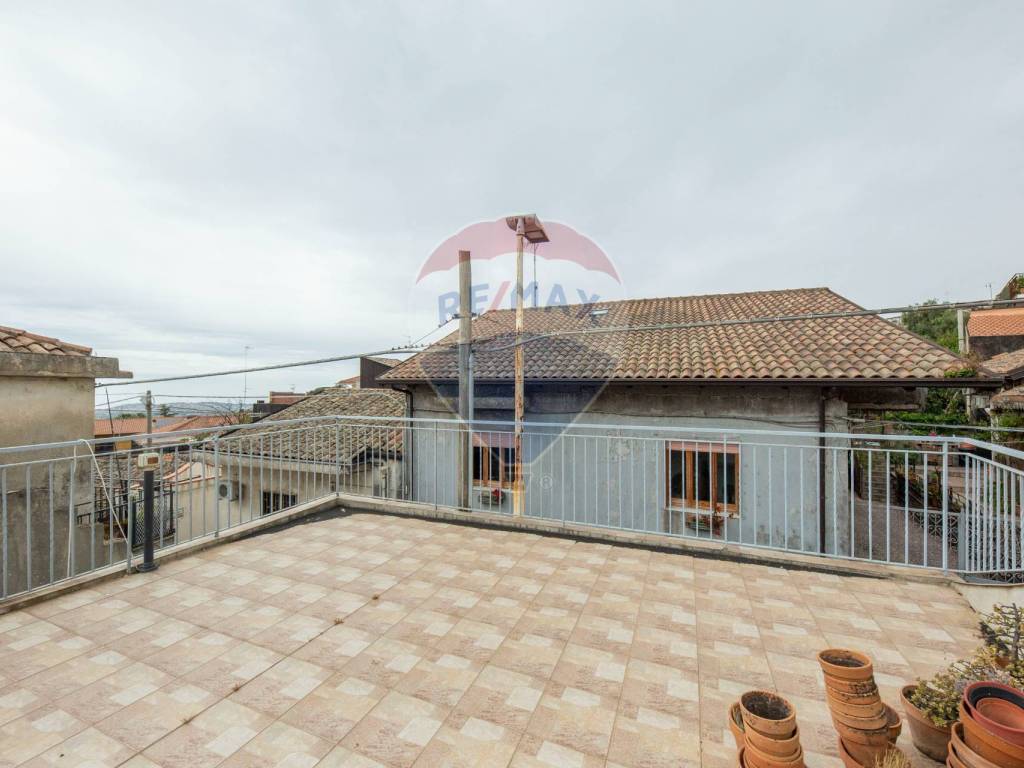casa indipendente in vendita a Trecastagni