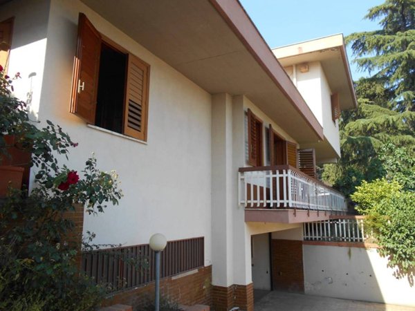 casa indipendente in vendita a Trecastagni