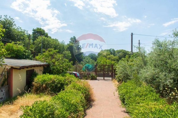 casa indipendente in vendita a Trecastagni