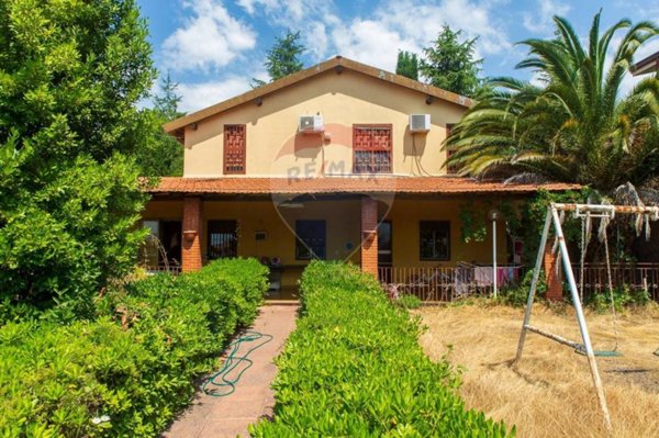 casa indipendente in vendita a Trecastagni