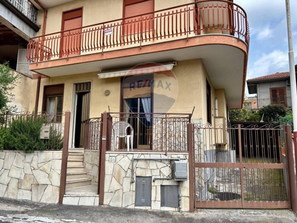 casa indipendente in vendita a Trecastagni