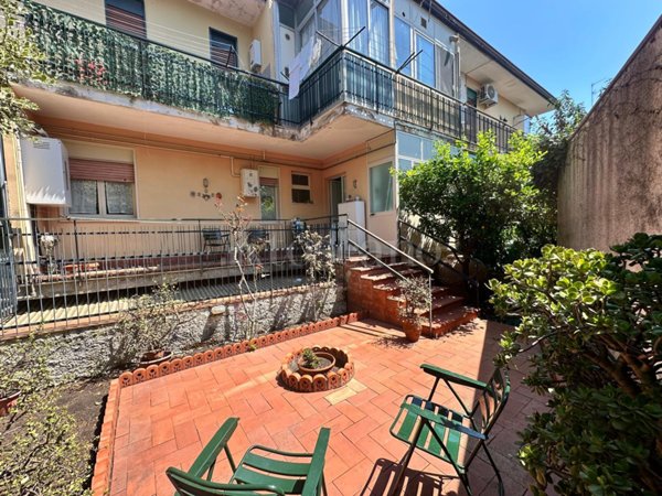 casa indipendente in vendita a Trecastagni