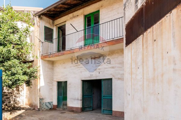 casa indipendente in vendita a Trecastagni